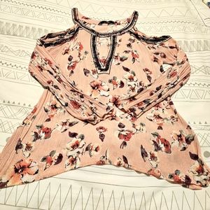 BKE Buckle pink flower top